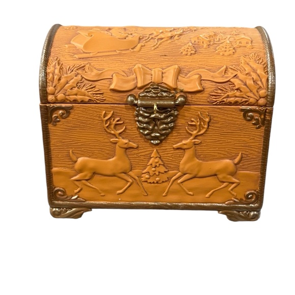 Hallmark Keepsake 50 Anniversary Member Exclusive Christmas Ornament Santa Treas - Picture 5 of 10